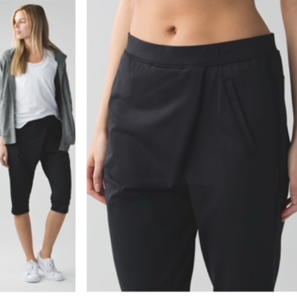 Lululemon Retreat Yogi Crop High Rise Lightweight, Loose Stretch Pocket 10 Black